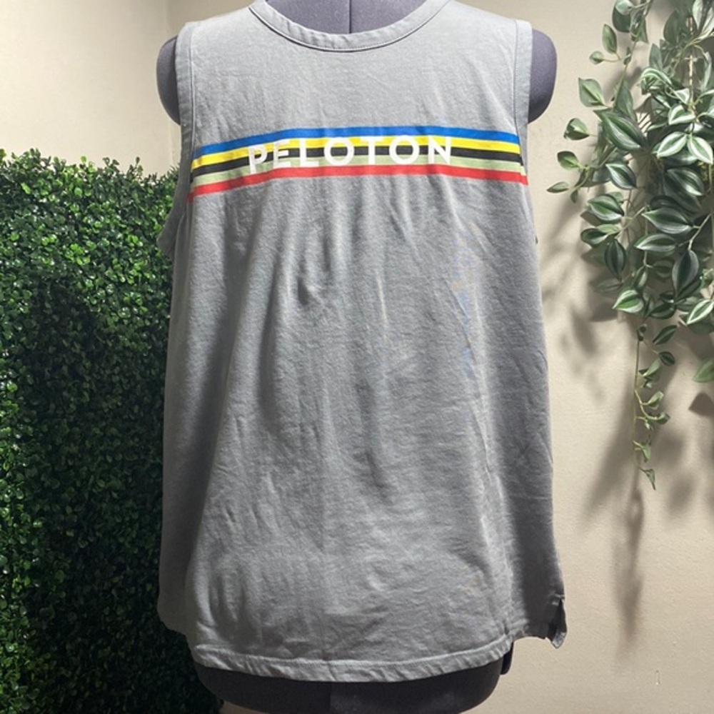 Peloton Tshirt Sz L